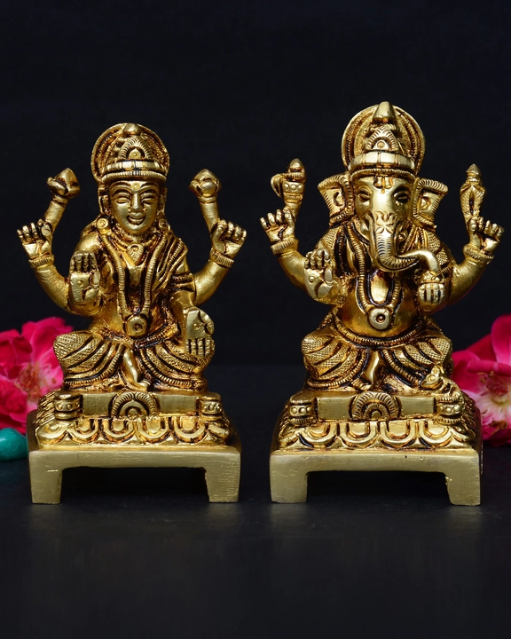 Choki Laxmi Ganesh Sitting - image 1