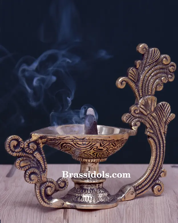 Aarti Diya With Handle - image 2