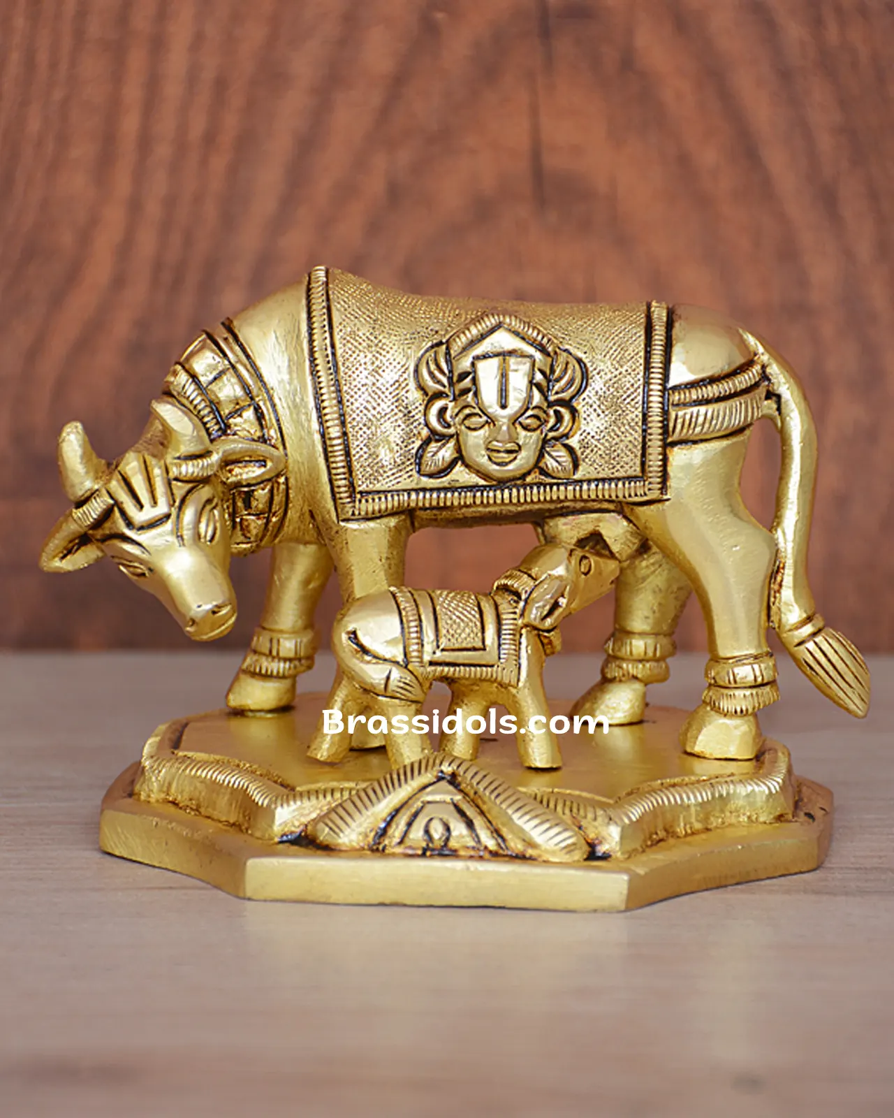 Cow with Balaji and Shank Chakra (3 Inch) - image 1