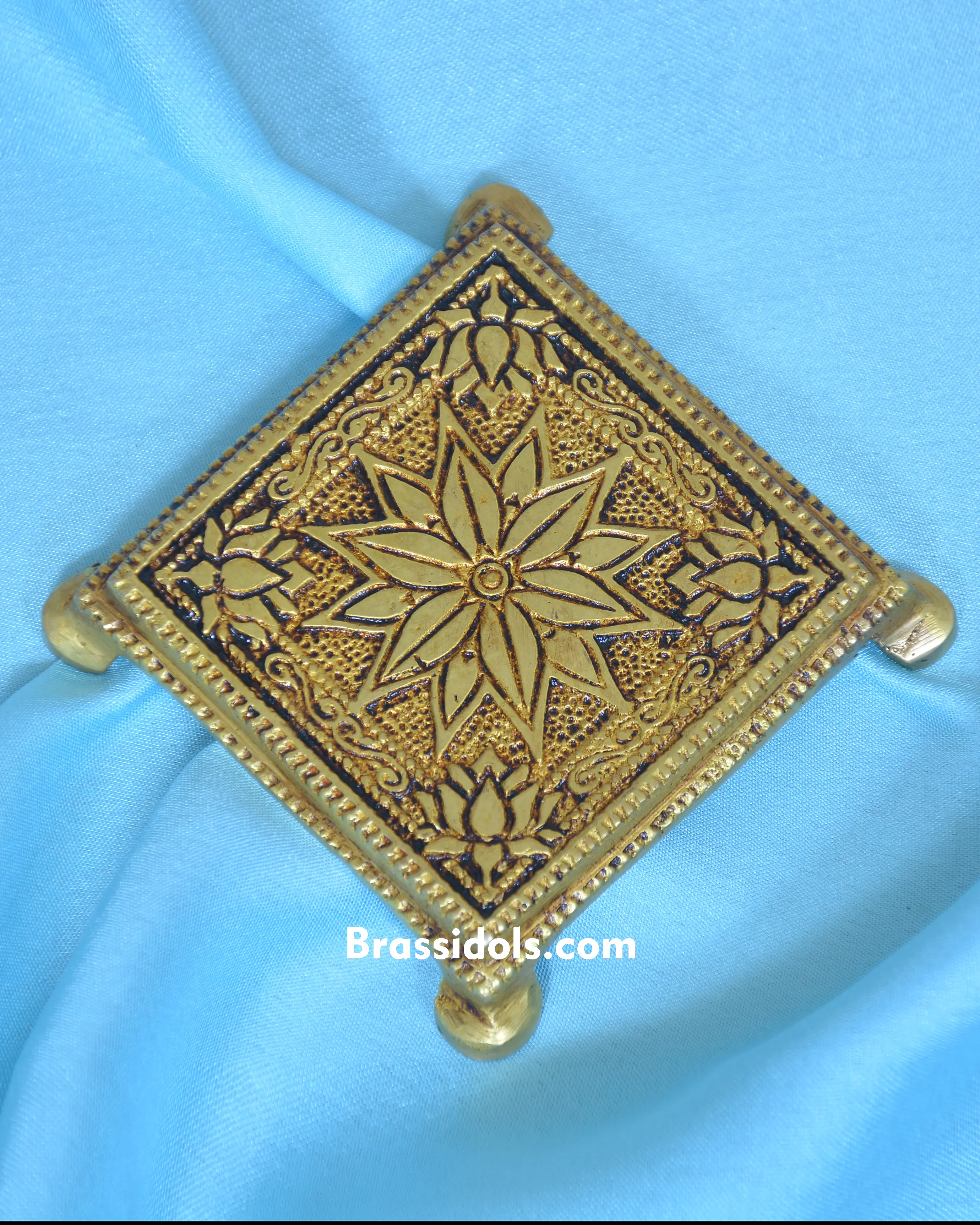 DESIGN SQUARE CHOKI - image 1