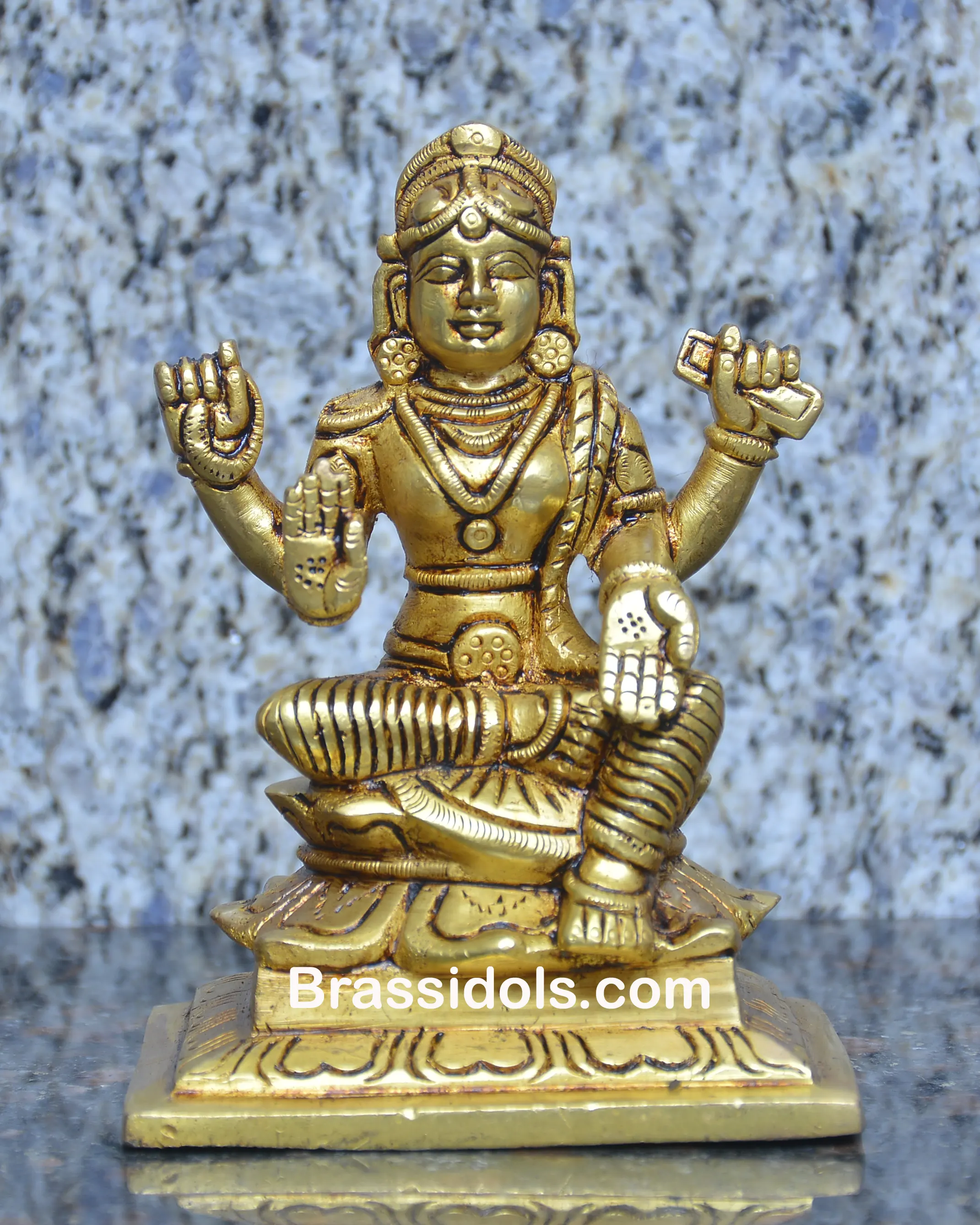 SQUARE BASE SITTING BALAMBIKA - image 1