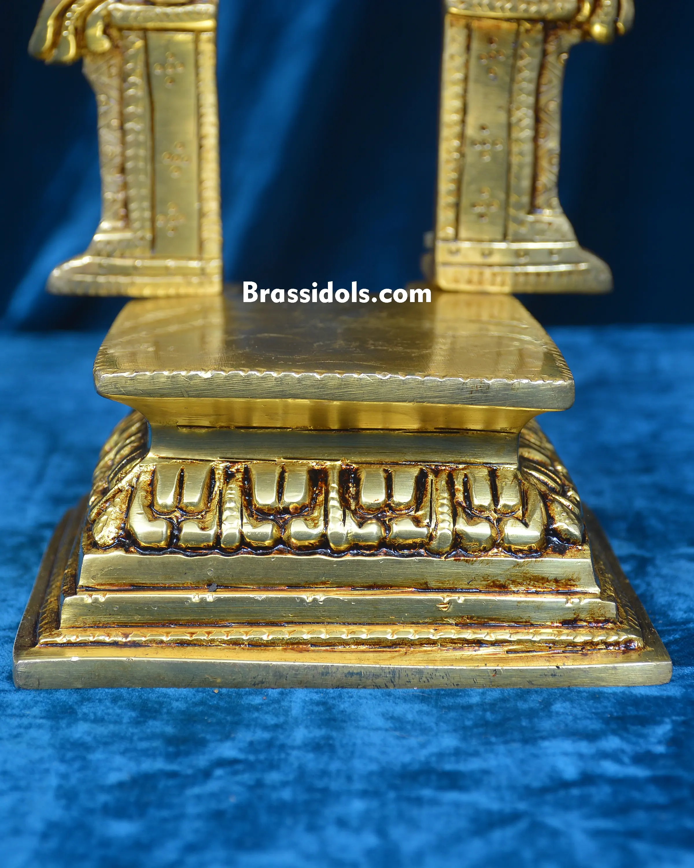 FRAME SINGHASAN WITH FLAGS - image 2