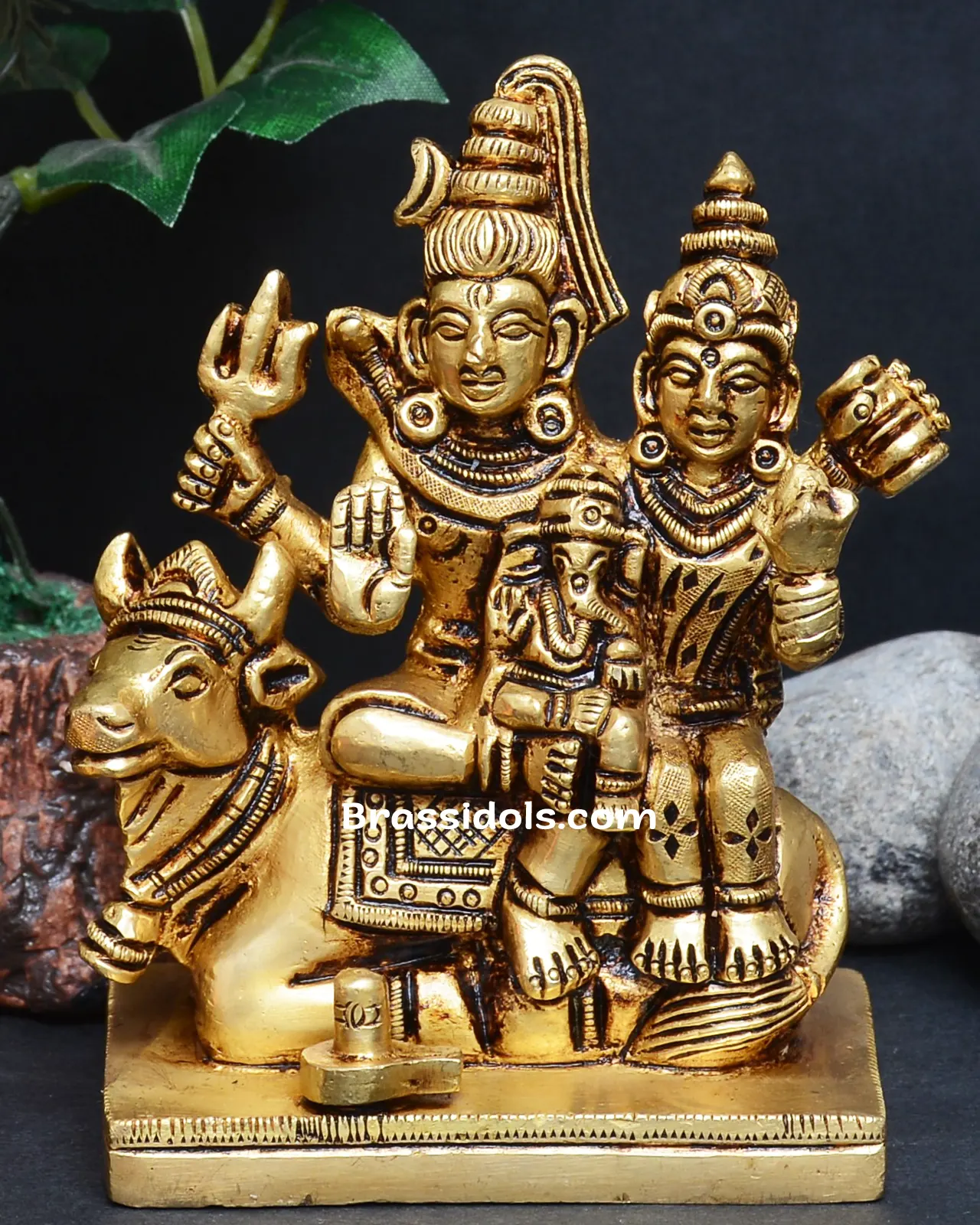 Divine Shivan Parvathi with Vinayagar and Kamadenu Brass Idols - 4 Inches - image 1