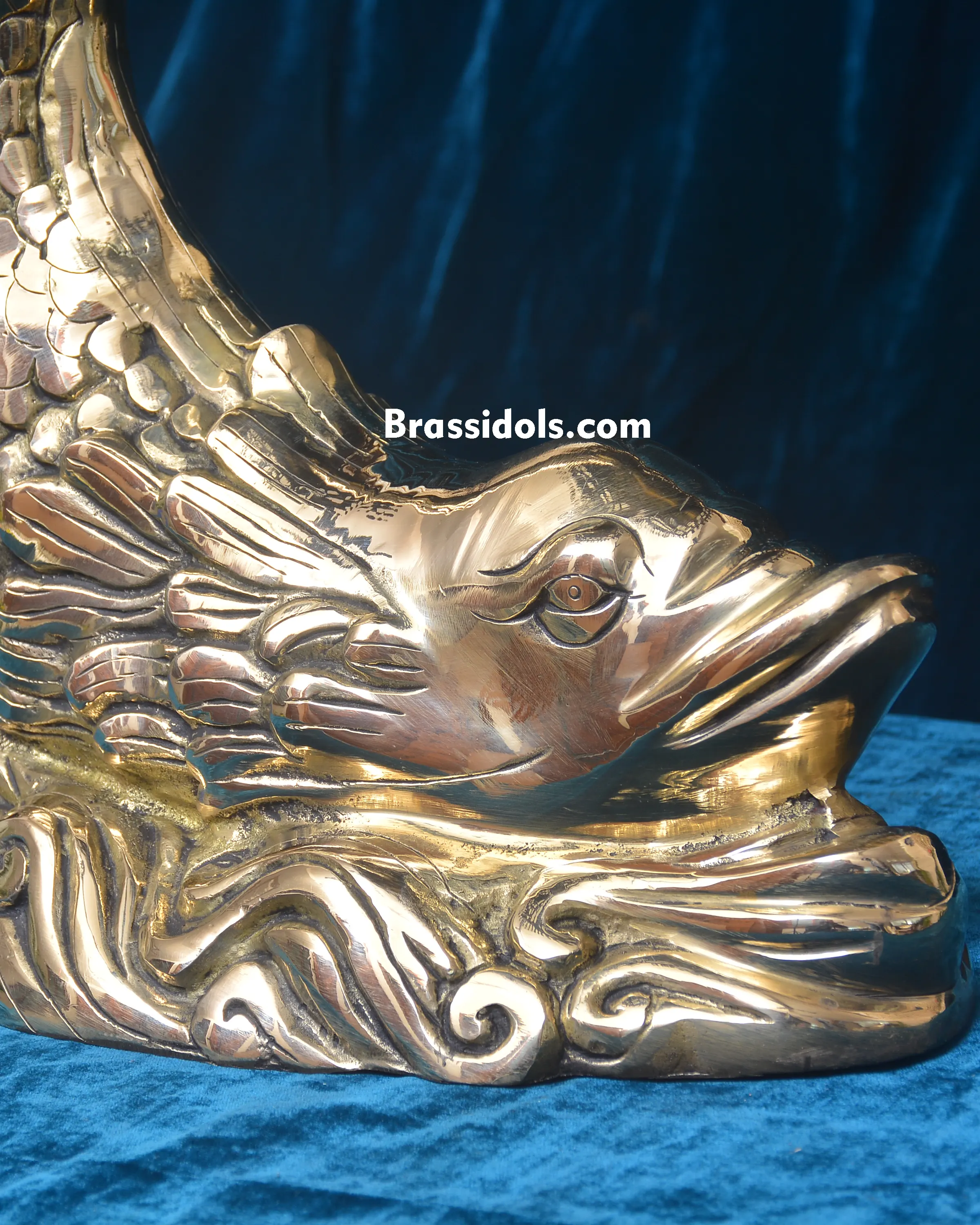 FISH DESIGN JAALI STOOL WITH GHUNGHROO - image 2